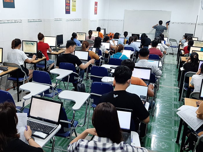 Hình ảnh lớp học kế toán tổng hợp thực hành tại Lâm Minh Long Bình Dương